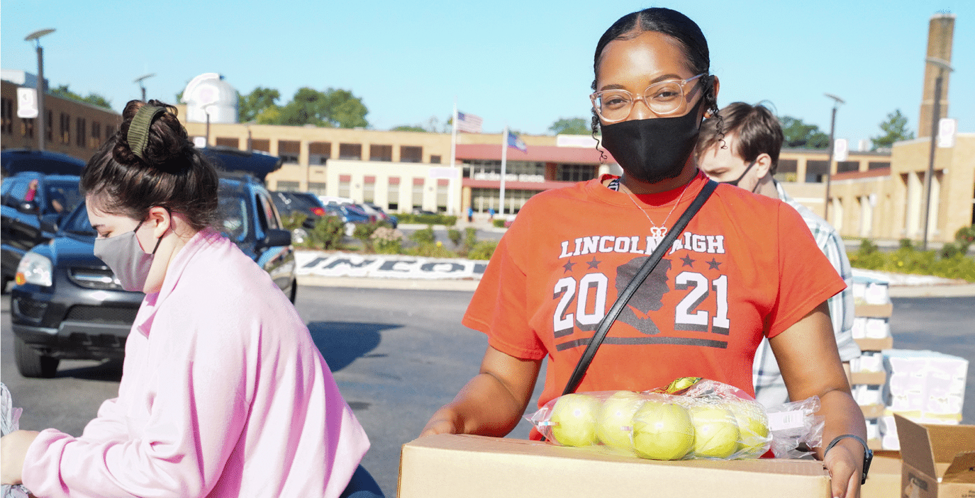 Detroit Lions Foundation collaborates with Gleaners Community Food Bank